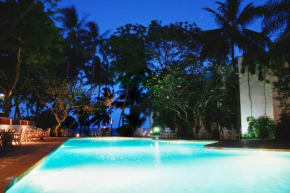 Отель Plaza Beach Hotel  Bamburi